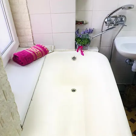 Lvivskiy Zatyshok Two Bedrooms Isolated With Balcony * Leópolis