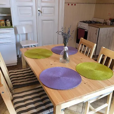 Lvivskiy Zatyshok Two Bedrooms Isolated With Balcony إلفيف