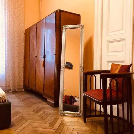 Apartament Lvivskiy Zatyshok Two Bedrooms Isolated With Balcony