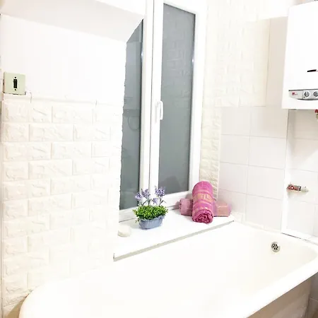 Lvivskiy Zatyshok Two Bedrooms Isolated With Balcony Апартаменти Львів