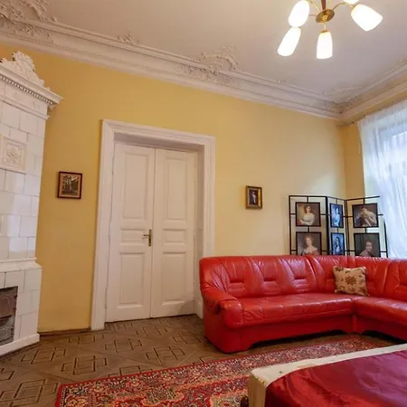 Lvivskiy Zatyshok Two Bedrooms Isolated With Balcony リヴィウ