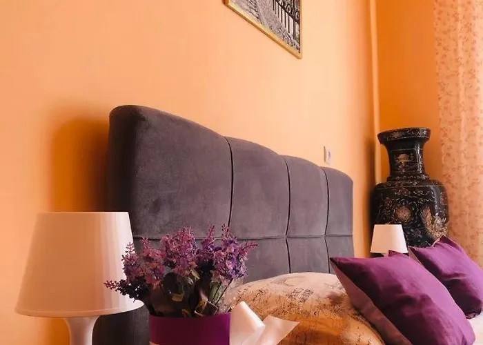 아파트 Lvivskiy Zatyshok Two Bedrooms Isolated With Balcony 리비프